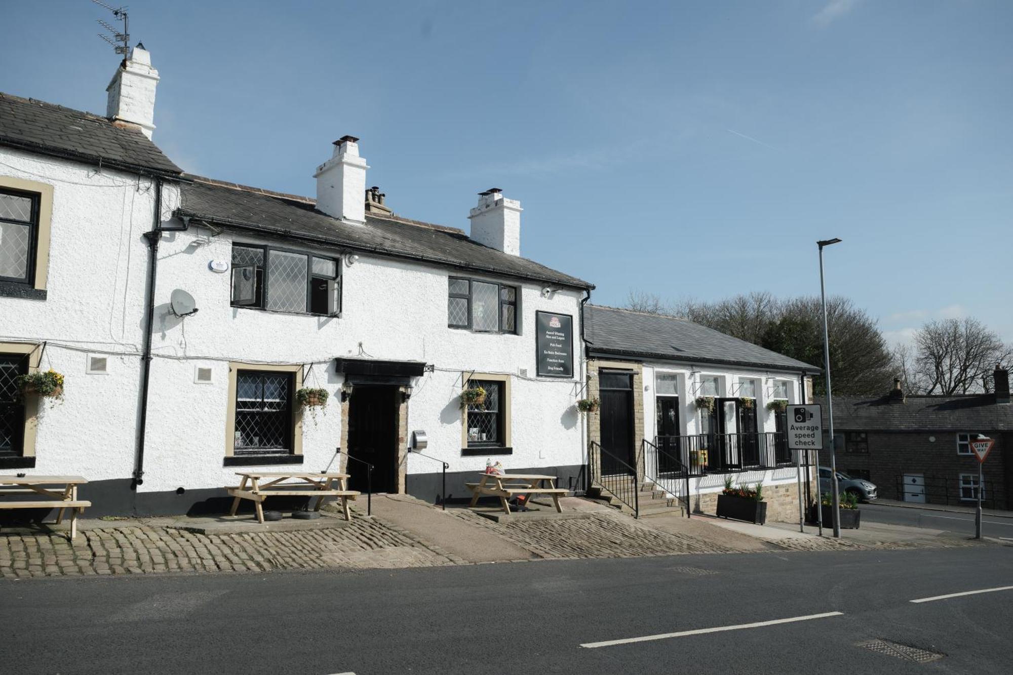 Black Dog Inn Bolton Exteriör bild